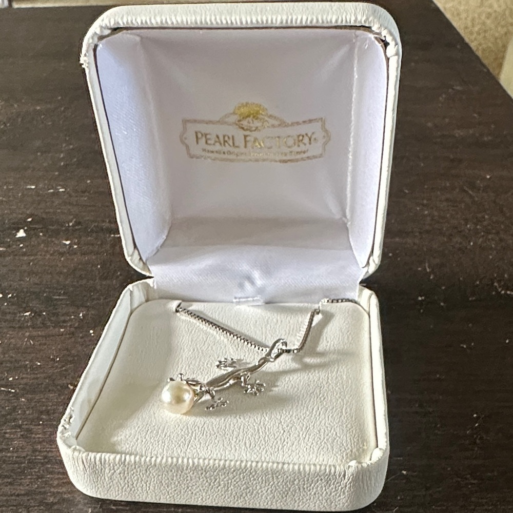 Pearl Factory Gecko Necklace